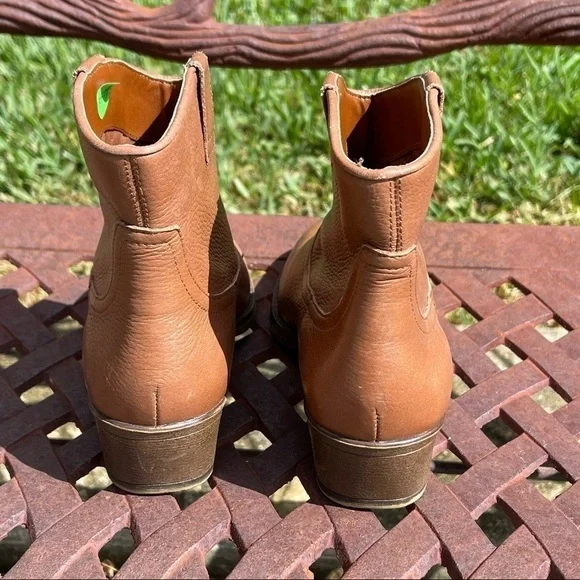 KENNETH Cole Reaction Hot Step Brown Leather Ankle Booties - Picture 5 of 11